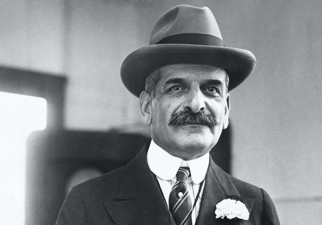 Featured Image used promote content for the user to open