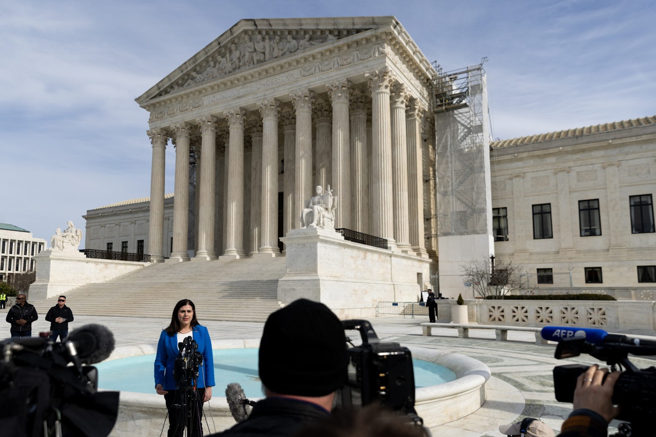 Featured Image used promote content for the user to open