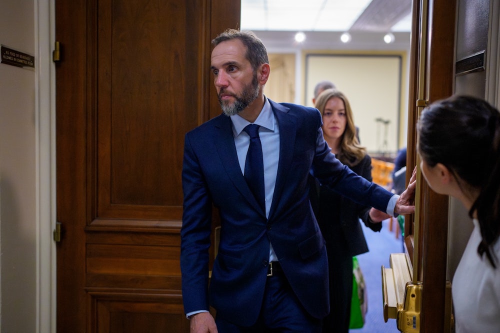 Featured Image used promote content for the user to open