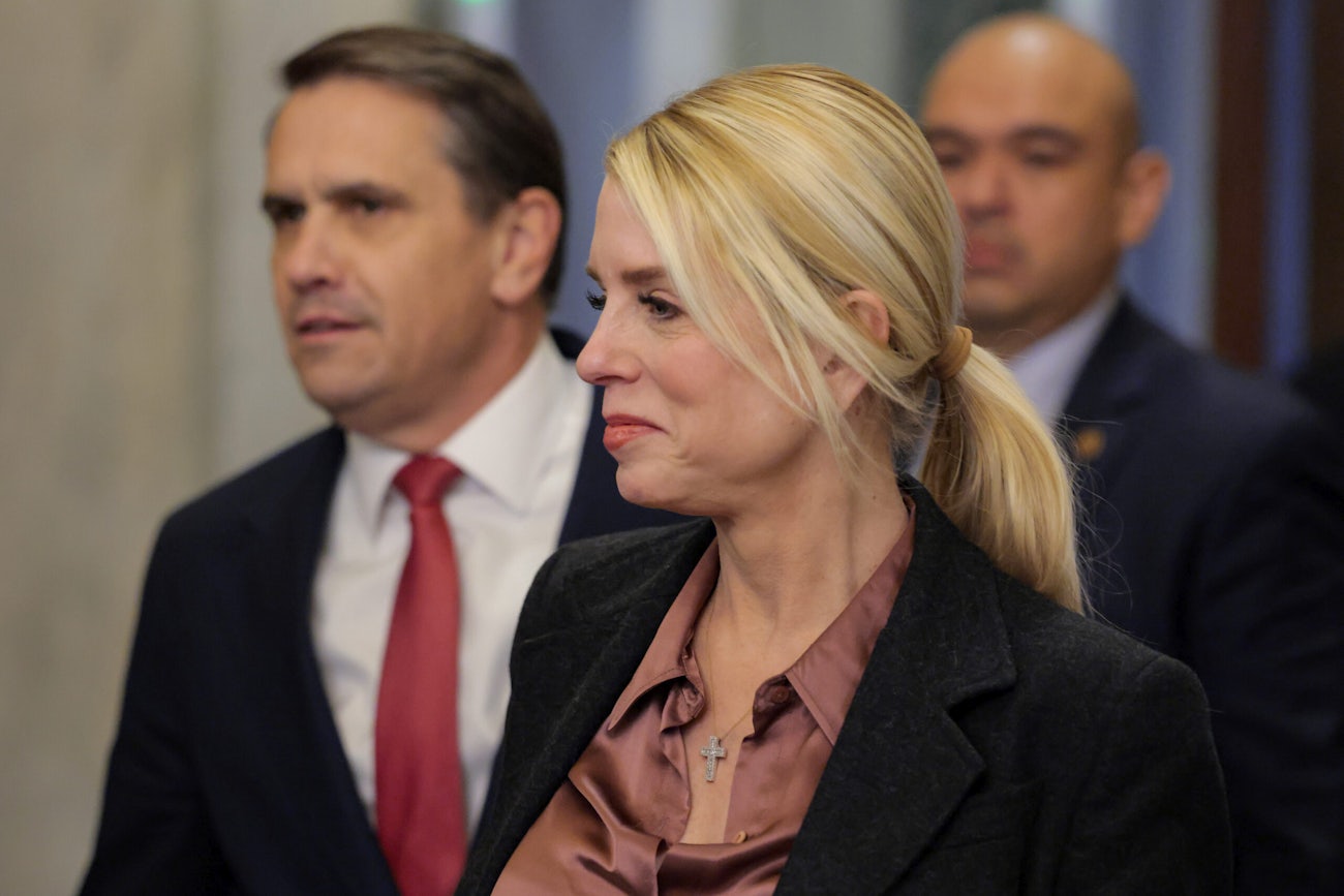 Featured Image used promote content for the user to open